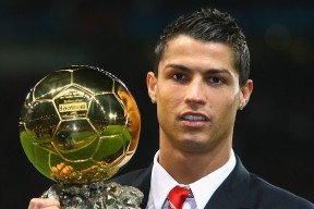 2026世界杯-萨拉赫弯刀助攻，中国队破十二载梦魇挺进世界杯！
